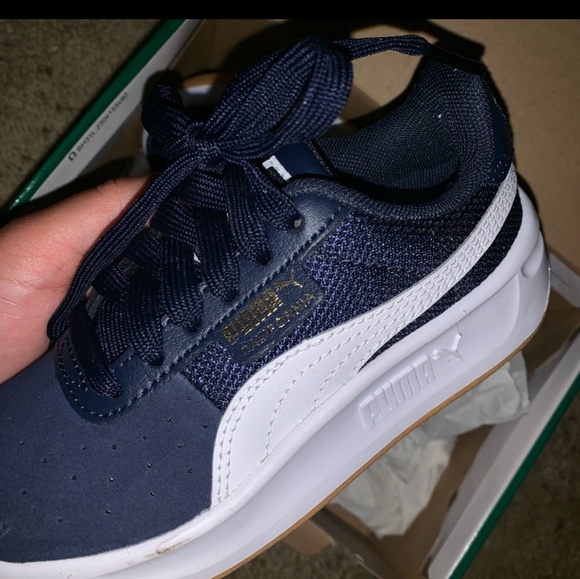 PUMA Navy Blue like new w/box - Picture 2 of 2